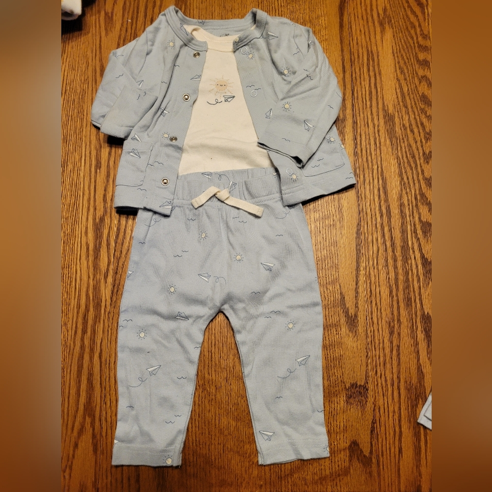 6M Carters Boy Bundle, euc - Picture 2 of 5